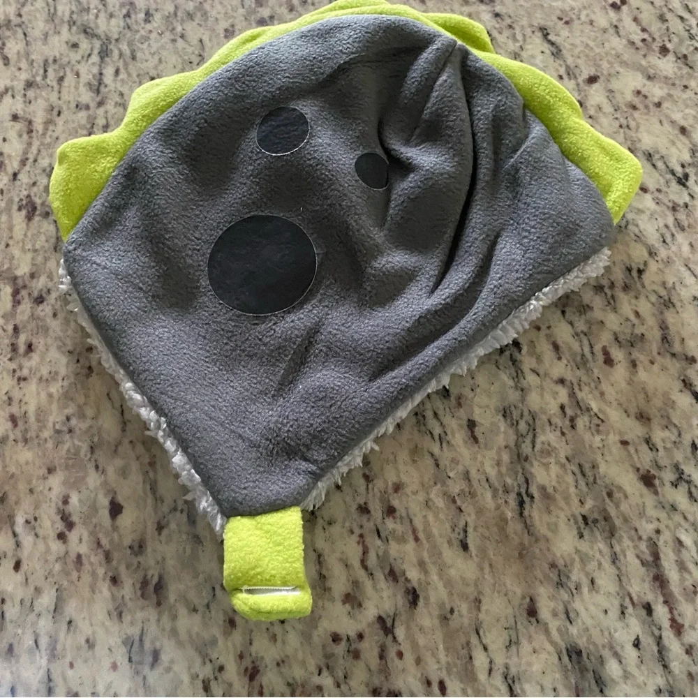 Dinosaur hat gloves scarf 12-24 months set gray lime green new without tags